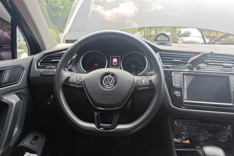 Used Volkswagen Tiguan L 2018 380TSI Automatic All-Wheel Drive Luxury Edition
