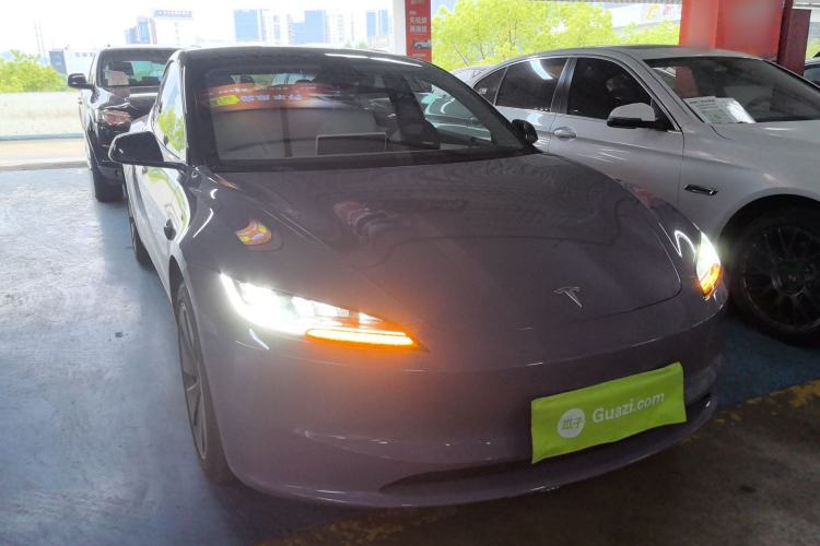 Used Tesla Model 3 2025 Rear-Wheel-Drive Version Front Right 45 Deg