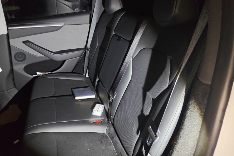 Used Tesla Model Y 2025 Rear-Wheel-Drive Version