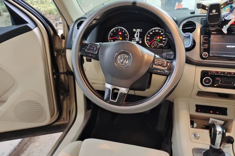 Used Volkswagen Tiguan 2012 2.0 TSI Automatic All-Wheel Drive Flagship Edition Steering Wheel