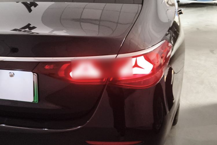 Used Mercedes-Benz E-Class New Energy 2024 E 350 e L Plug-in Hybrid Sedan
