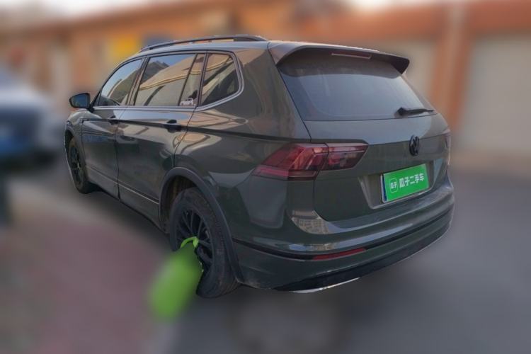 Used Volkswagen Tiguan L 2018 330TSI Automatic Two-Wheel Drive Luxury Edition Rear Left 45 Deg