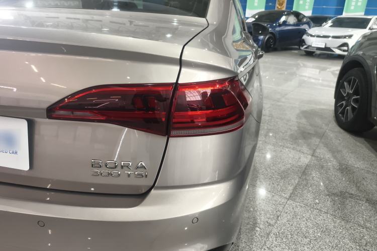 Used Volkswagen Bora 2023 300TSI DSG Prestige Edition Right Rear Taillight