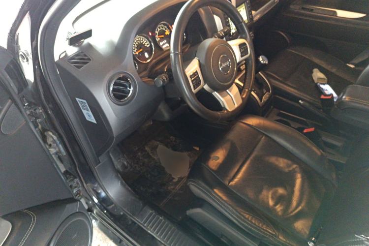 Used Jeep Compass 2014 2.0L two-wheel drive luxury version Driver Seat