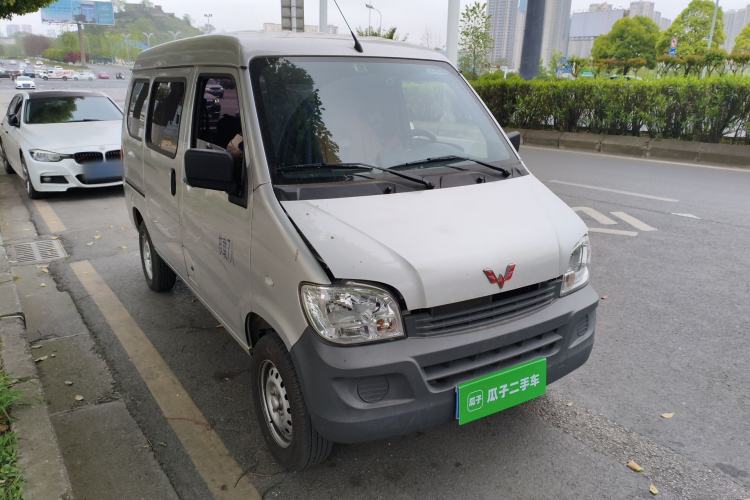 Used Wuling Zhiguang 2023 1.5L Practical Version 5/7 Seats Front Right 45 Deg