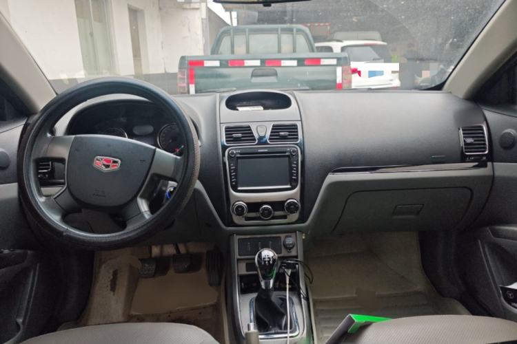Used Geely Auto Classic Emgrand 2013 Sedan 1.5L Manual Entry-Level Model Center Console