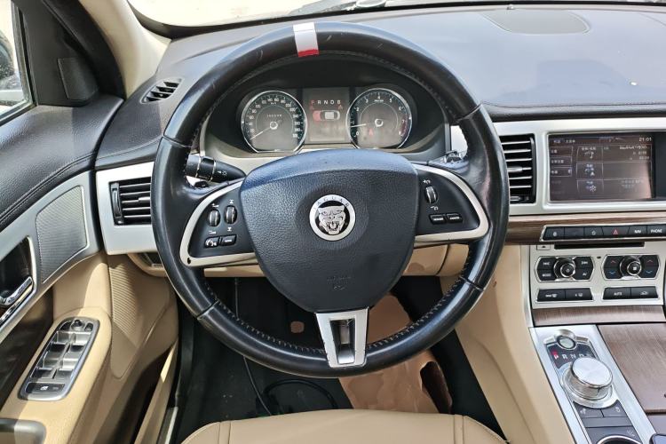 Used Jaguar XF 2009 XF 3.0L V6 Luxury Edition Steering Wheel