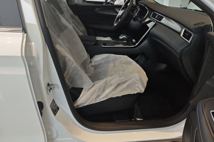 Used Roewe RX5 2023 PLUS 330TGI Automatic Trendsetting Smart Edition