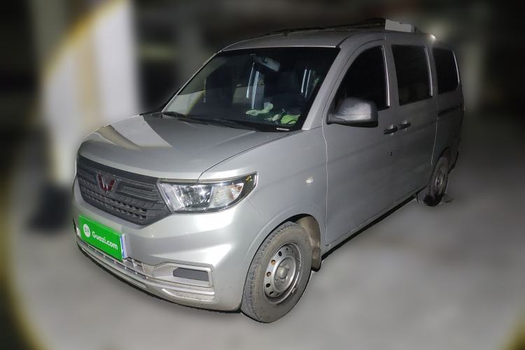 Used Wuling Hongguang V 2022 1.5L Jingqu Edition Enclosed-Window Vehicle with Hydraulic Power Steering LAR