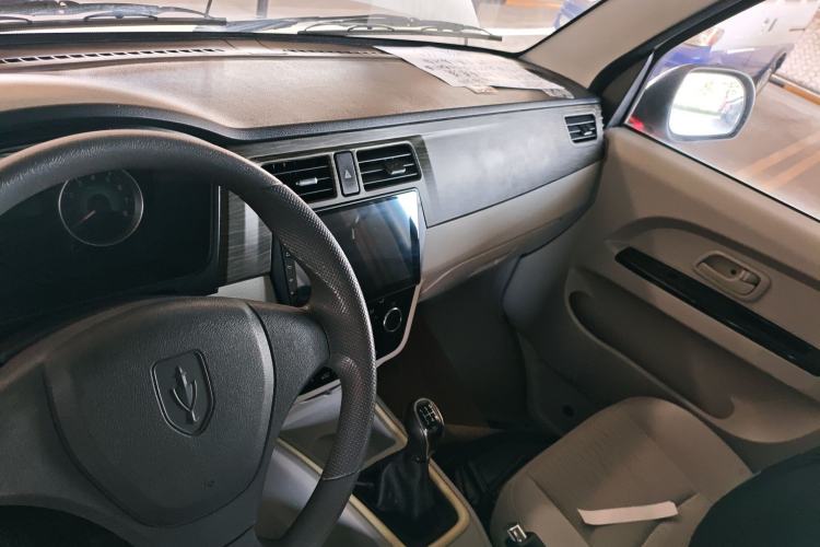 Used Jinbei New Hiace X30L 2022 1.5L Super Enjoyment Edition Air-Conditioning-Free Van China VI Standard SWC15M Center Console