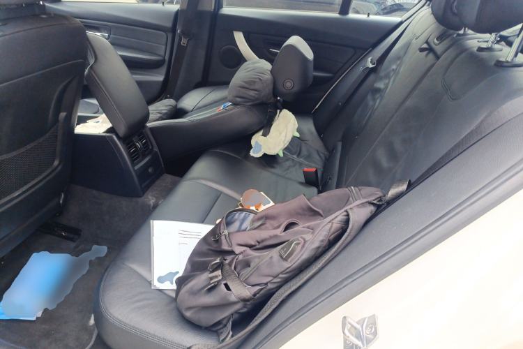 Used BMW 3 Series 2013 320i Sport Edition Interior 4