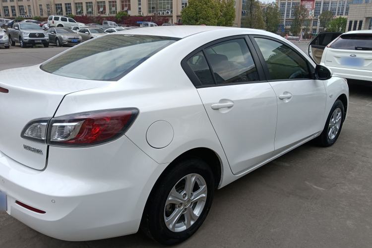Used Mazda 3 2015 Sedan 1.6L Manual Comfort Model