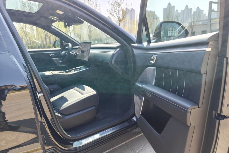 Used ONVO Luxeed L90 2025 Model—Max Six-Seater Version Interior 5