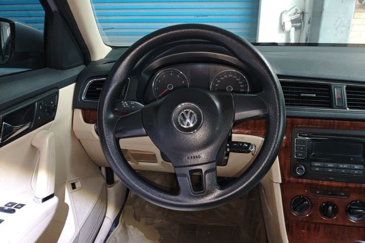 Used Volkswagen Lavida 2013 1.4TSI Manual Comfort Edition