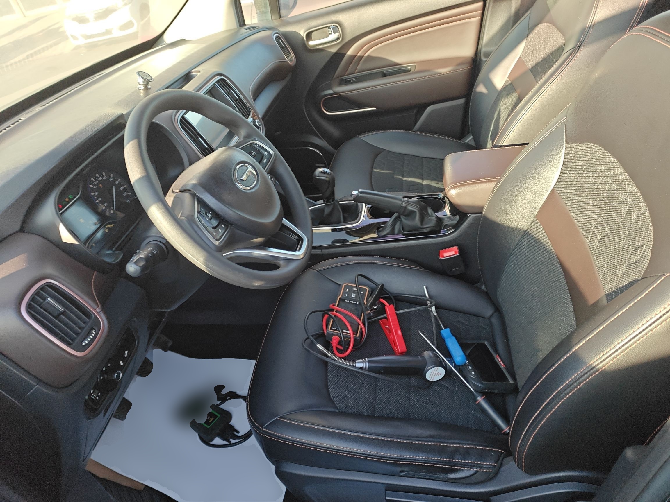 Переднее сиденье в автомобиле