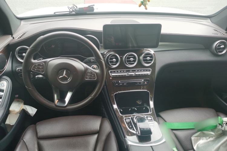 Used Mercedes-Benz GLC 2019 Facelift GLC 260 L 4MATIC Luxury Model
