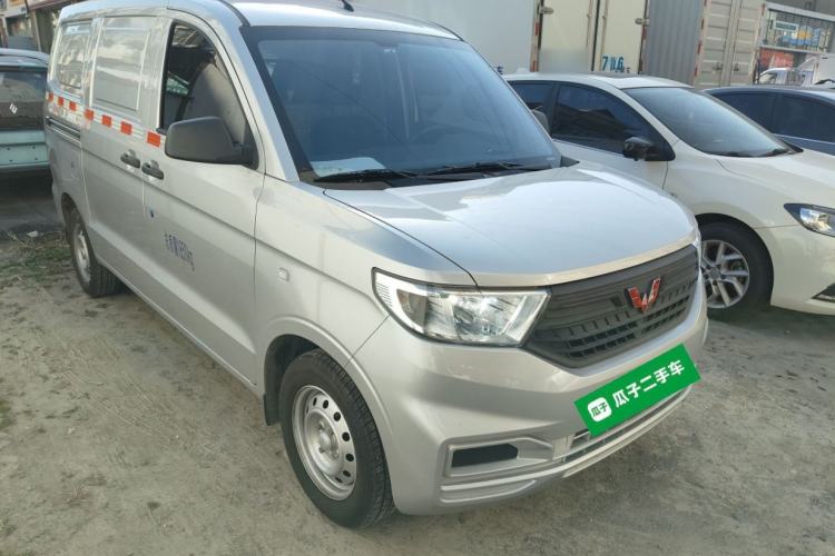 Used Wuling Hongguang V 2022 1.5L Jingqu Edition Enclosed-Window Vehicle with Electric Power Steering LAR
