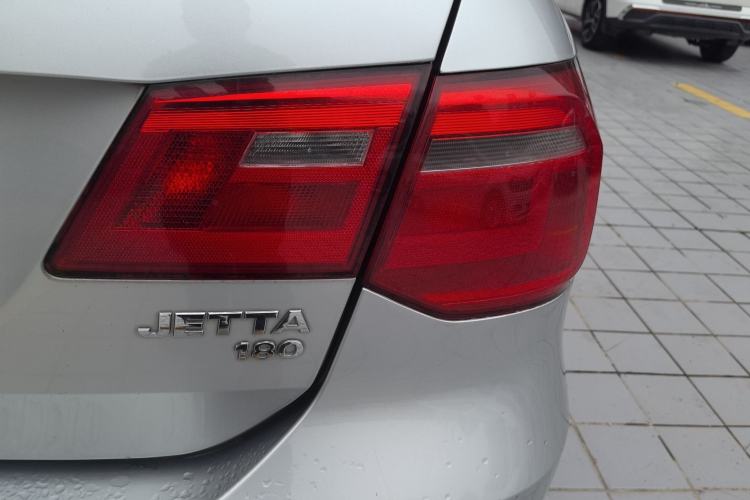 Used Volkswagen Jetta 2015 Value Edition 1.6L Manual Fashionable Style Right Rear Taillight