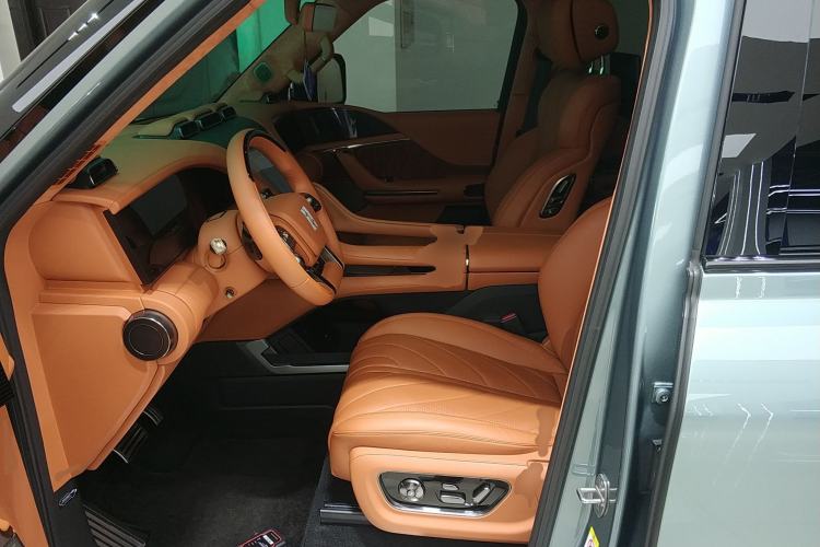 Used Yangwang U8 2023 Luxury Edition
