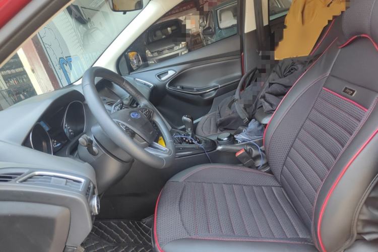 Used Ford Focus 2017 Sedan EcoBoost 125 Manual – Ultra-Style Edition with SmartDrive Features