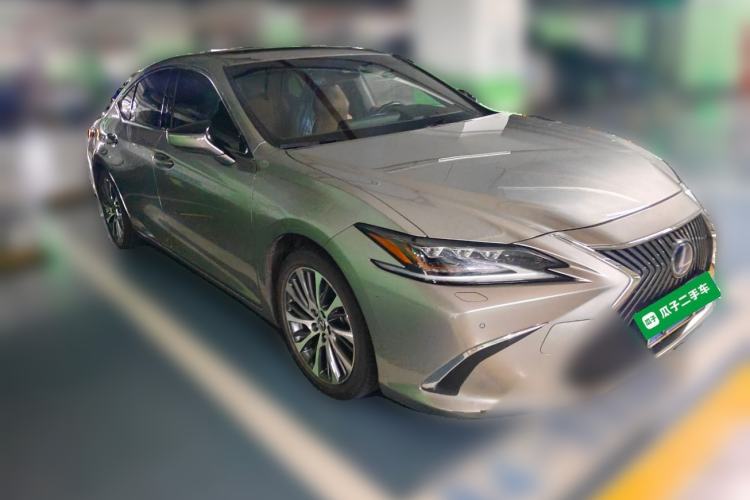 Used Lexus ES 2018 300h Premium Edition China V Standard
