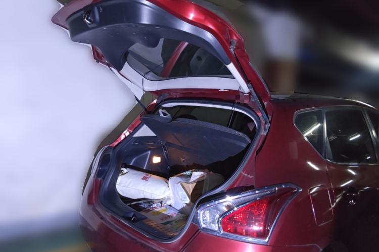 Used Nissan Tiida 2014 1.6L CVT Cool Cafe Edition