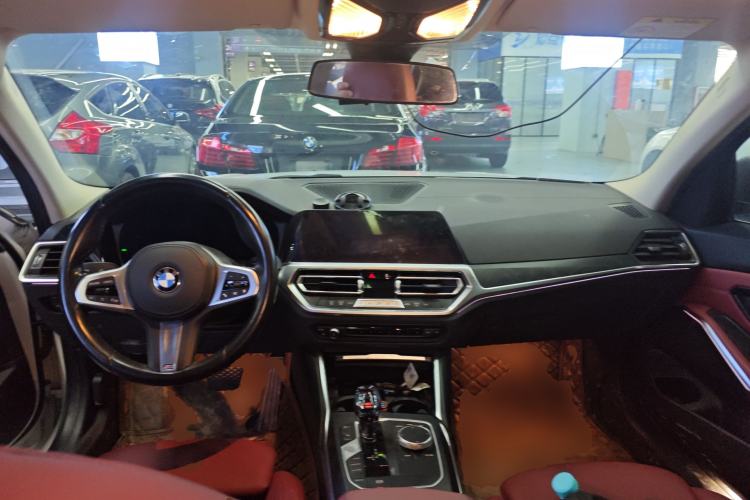 Used BMW 3 Series 2021 Second Facelift 325i M Sport Package Center Console