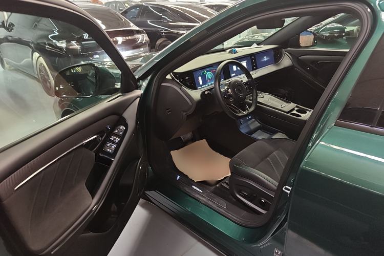 Used VOYAH FREE 2025 318 318 km Rear-Drive Touring Edition