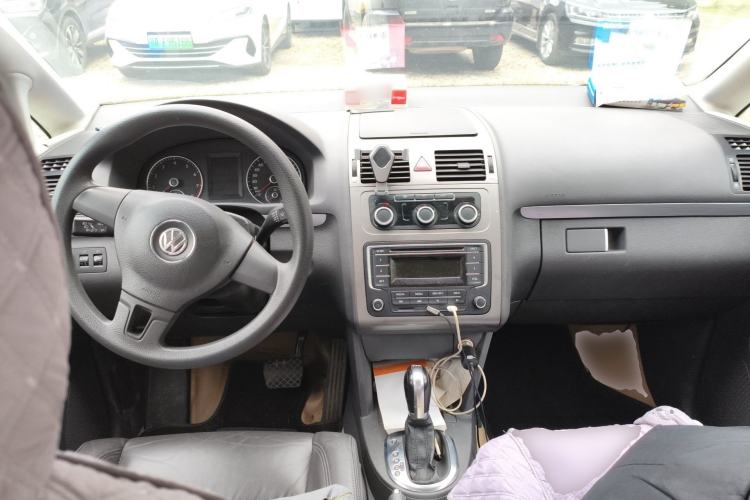 Used Volkswagen Touran 2013 1.4T DSG Comfort Edition 5-Seater Center Console