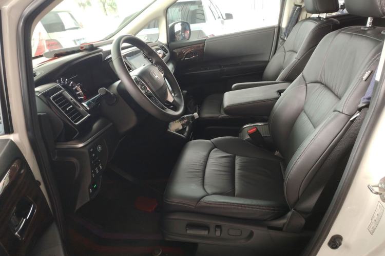 Used Honda Elysion 2016 2.4L Luxury Edition
