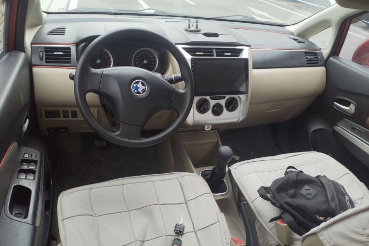 Used Venucia R50 2013 1.6L Manual Luxury Edition
