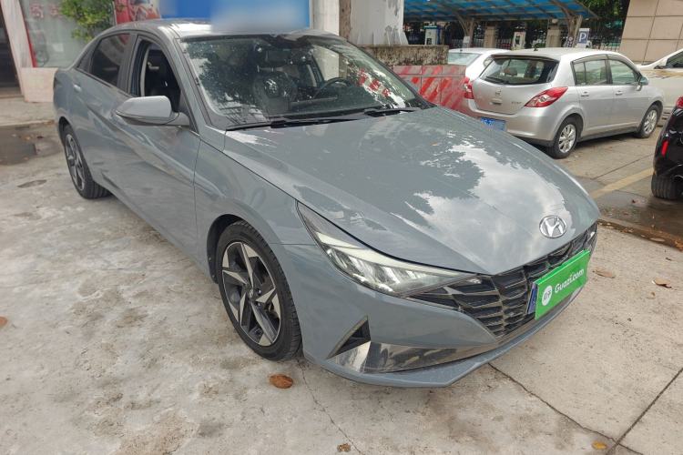 Used Hyundai Elantra 2021 1.5L CVT GLX Elite Edition Front Right 45 Deg