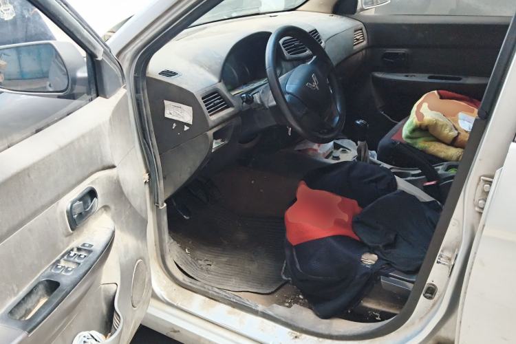 Used Wuling Hongguang 2014 1.2L Standard Model China IV Driver Seat