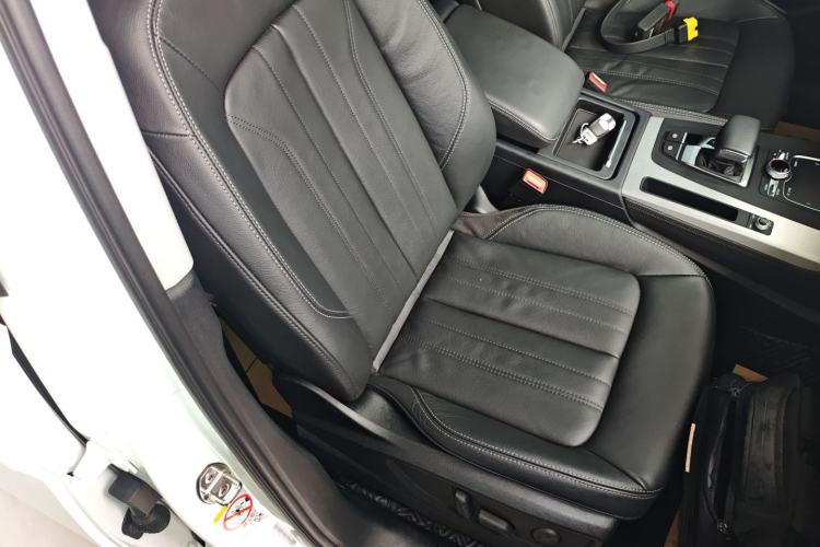 Used Audi Q5L 2020 Updated 40 TFSI Prestige Fashion Edition Right Front Seat