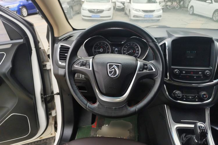 Used Baojun 560 2015 1.8L manual luxury version