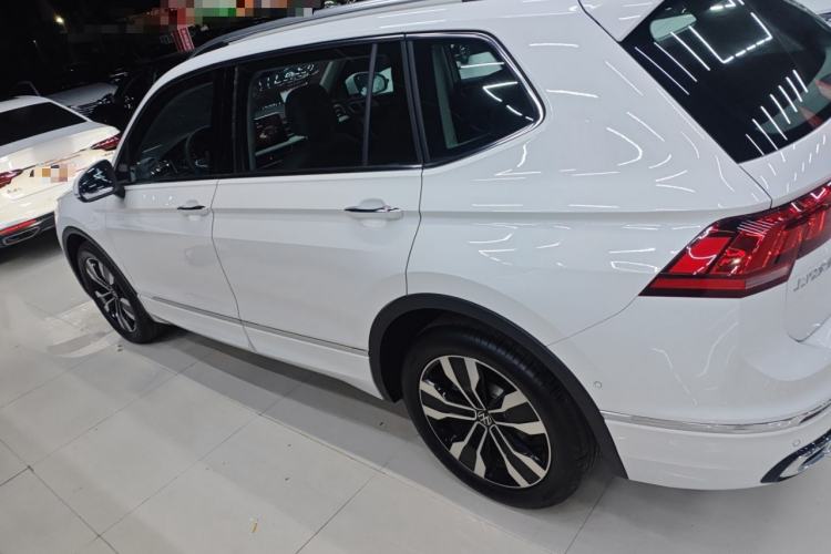 Used Volkswagen Tiguan L 2024 Outstanding Model 330TSI Automatic Two-Wheel Drive R-Line Dragon Glory Edition
