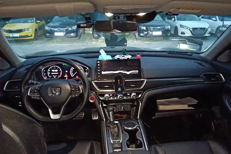 Used Honda Accord 2022 260TURBO Phantom Night · Prestige Edition Center Console