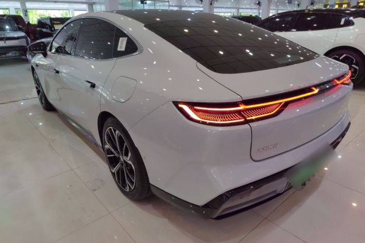 Used Geely Galaxy E8 2025 700 km Long-Range Intelligent Driving Version
