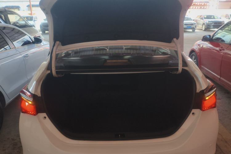 Used Toyota Corolla 2016 Dual-Engine 1.8L E-CVT Elite Edition