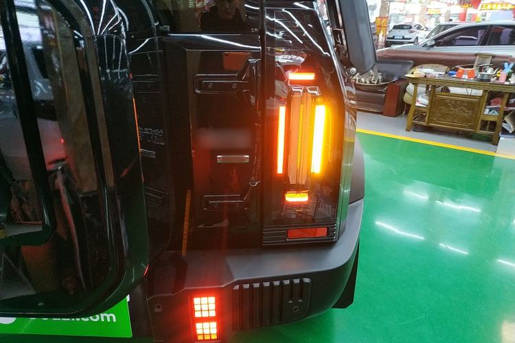 Used JETOUR Traveler 2023 2.0T All-Wheel Drive CrossPRO+ Exterior 3