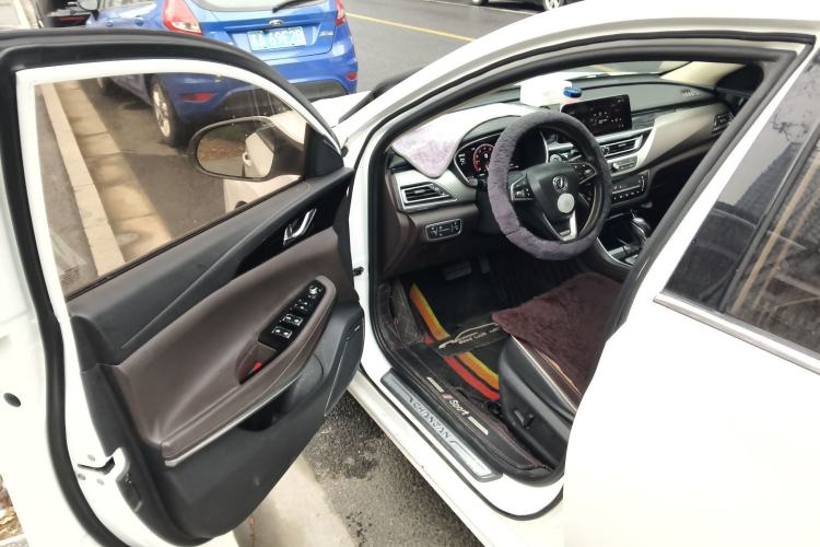 Used CHANGAN Raeton CC 2018 1.5T Automatic Zhiya Model China V Standard
