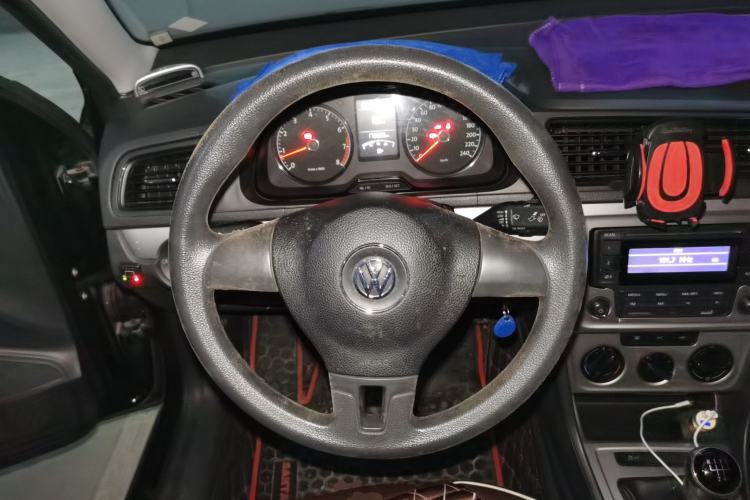 Used Volkswagen Lavida 2013 Revised Classic 1.6L Manual Fashion Edition
