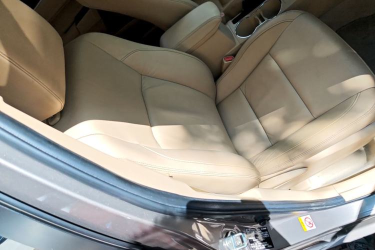 Used Toyota Corolla 2014 1.6L Manual GL-i Leather Edition