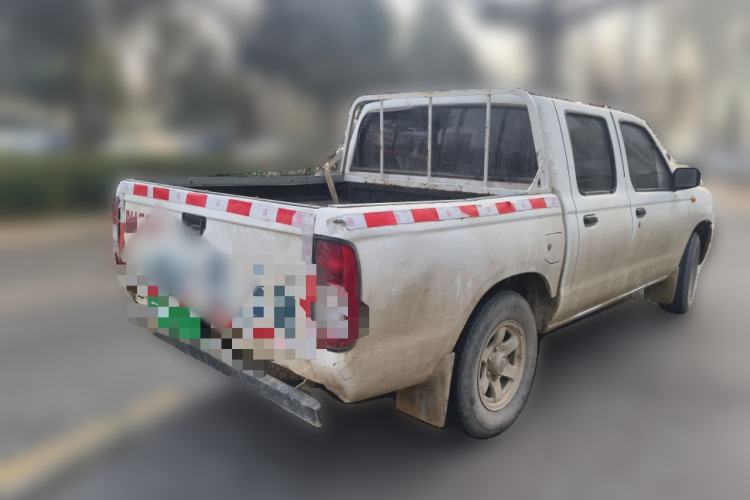 Used Nissan D22 2013 2.4L Gasoline Two-Wheel-Drive Standard Model