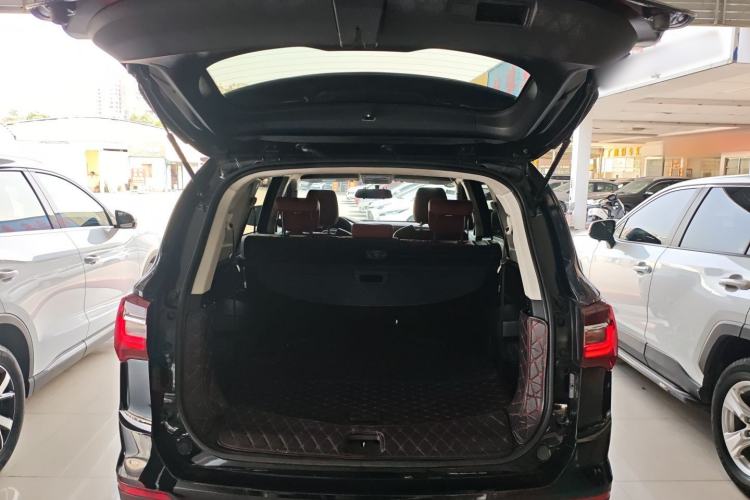 Used FORTHING T5L 2019 1.5T CVT Luxury 7-Seater Trunk