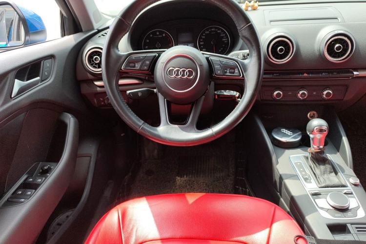 Used Audi A3 2020 Sportback 35 TFSI Ambition China VI Steering Wheel