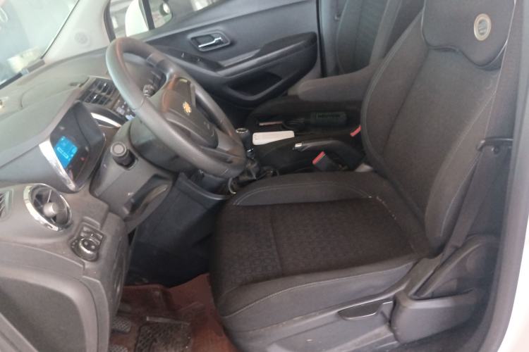 Used Chevrolet Trax 2016 1.4T Manual Two-Wheel Drive Comfort Version with Sunroof