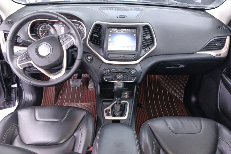 Used Jeep Cherokee 2016 2.0L Superior Edition
