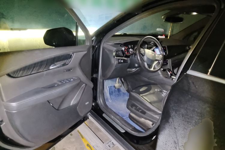 Used Cadillac XT6 2021 2.0T Six-Seater Four-Wheel-Drive Luxury Version
