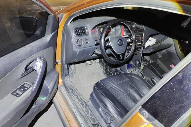 Used Volkswagen Polo 2014 1.6L Cross Polo Automatic